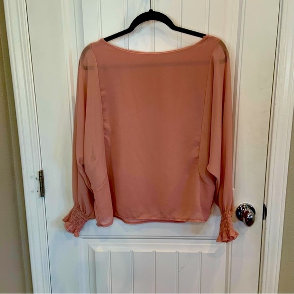 Zuiki pink long sleeve boxy lightweight dusty pink blouse with ruffled cuffs